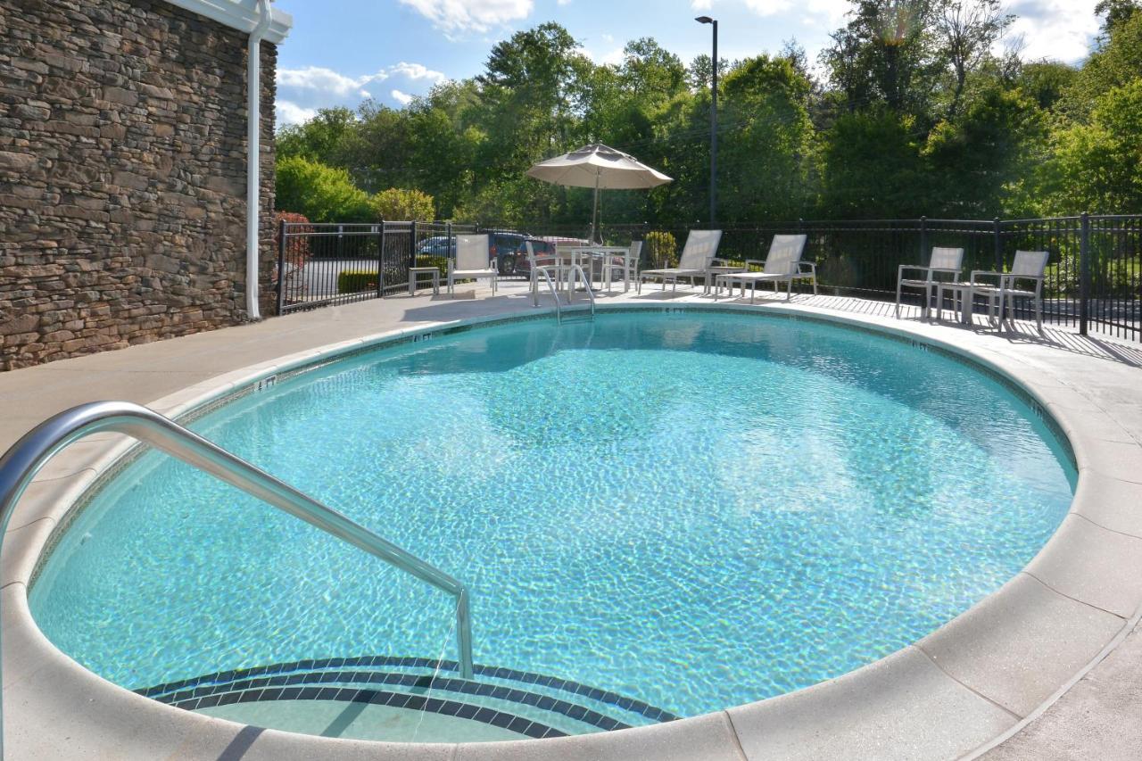 Country Inn & Suites By Radisson, Asheville West Near Biltmore Экстерьер фото