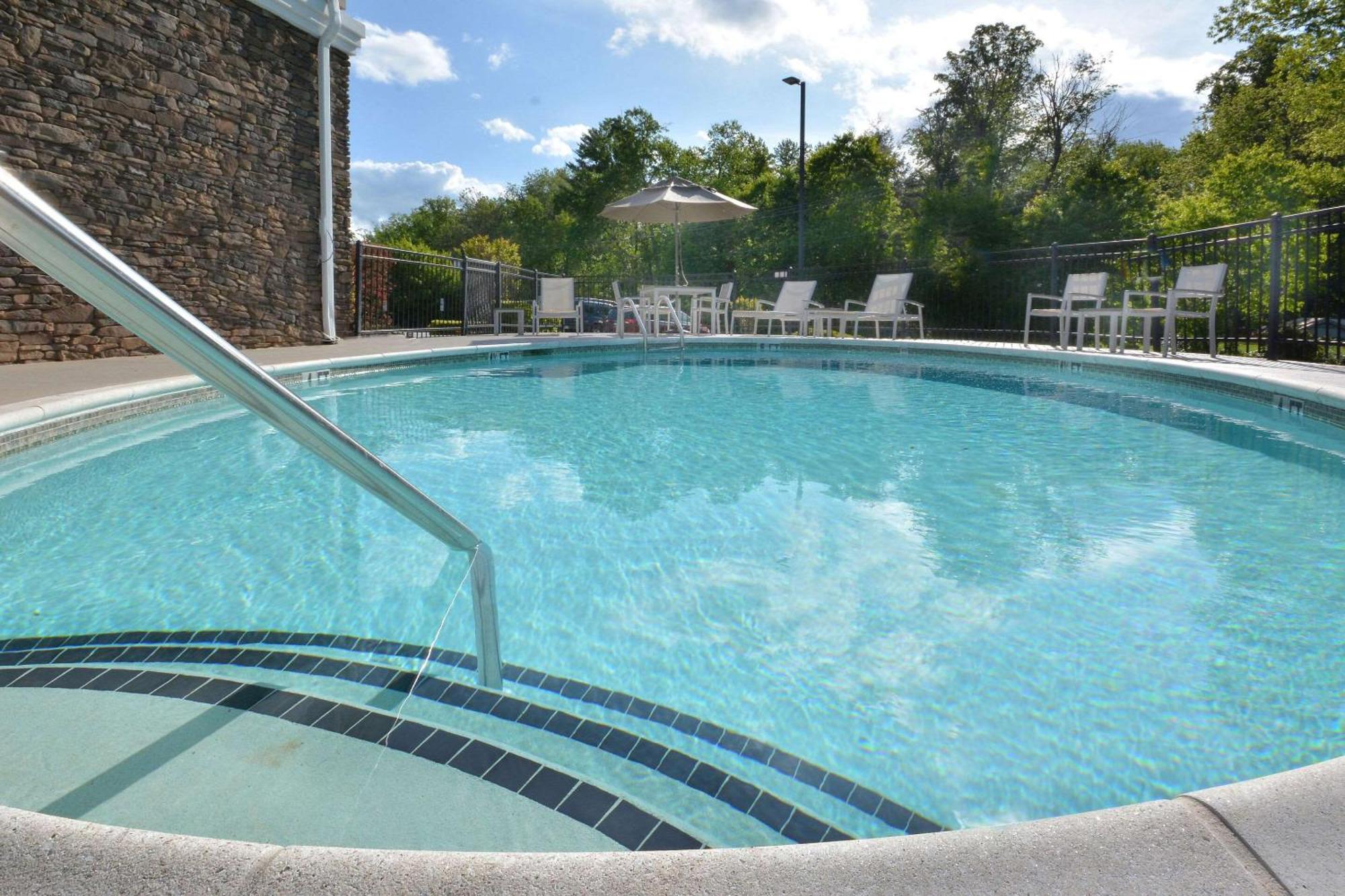 Country Inn & Suites By Radisson, Asheville West Near Biltmore Экстерьер фото